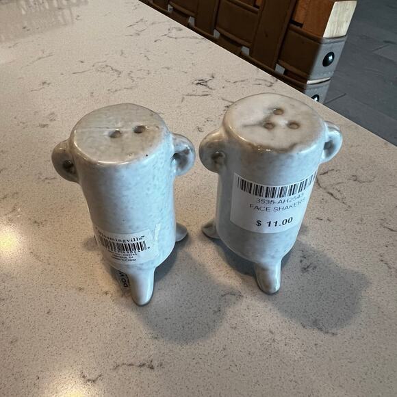 Salt and Pepper Shakers - Picture 3 of 4